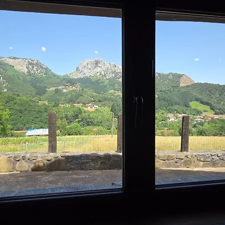Caserio Solaguren Parque Natural Urkiola Chalet Manaria